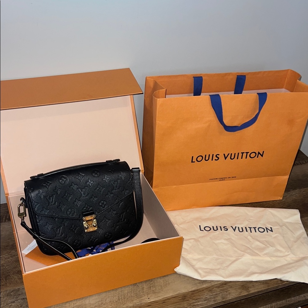 Great Condition Black Pochette Métis Monogram Empreinte Leather Louis Vuitton
